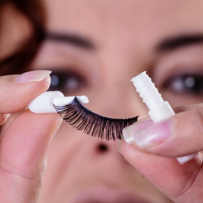 The Best Eyelash Glue Removers to Try