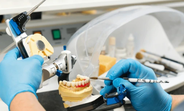 Innovation and Excellence: The Characteristics of Top Dental Labs